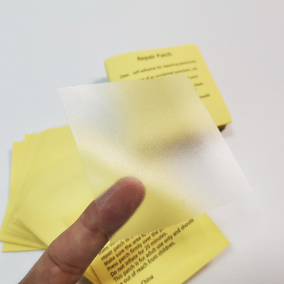 La réparation gonflable en vrac raccorde les corrections adhésives fortes de piscine de CMYK
