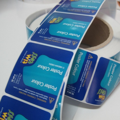 Étiquettes adhésives à base de film pour emballages en papier polyvalents